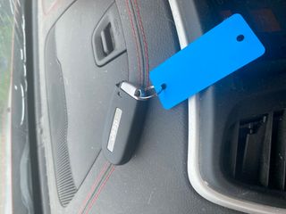 2016 Jeep Cherokee Trailhawk - Interior Steering Wheel With Keys Image